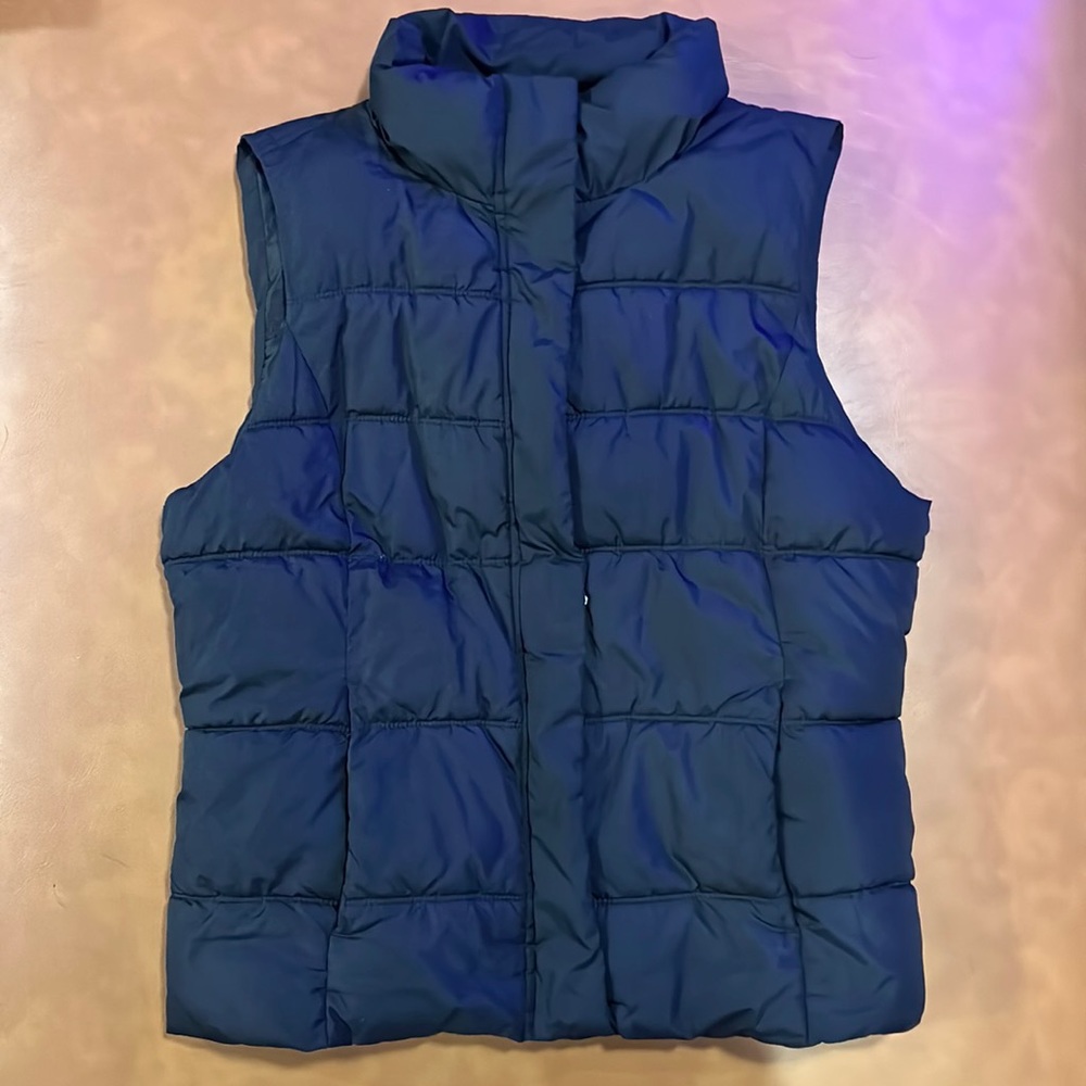Black womens large puffy old navy button + zip-up vest